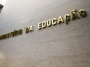 Mesmo com cortes, ministro da Educação anuncia a ‘criação’ de institutos e universidades
