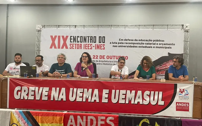 Professores conquistam reajuste após  mobilização